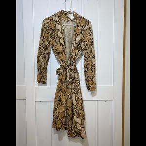 this adorable h&m snake skin jacket